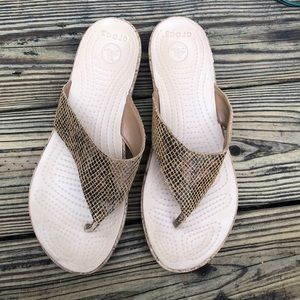 Women’s crocs size 10